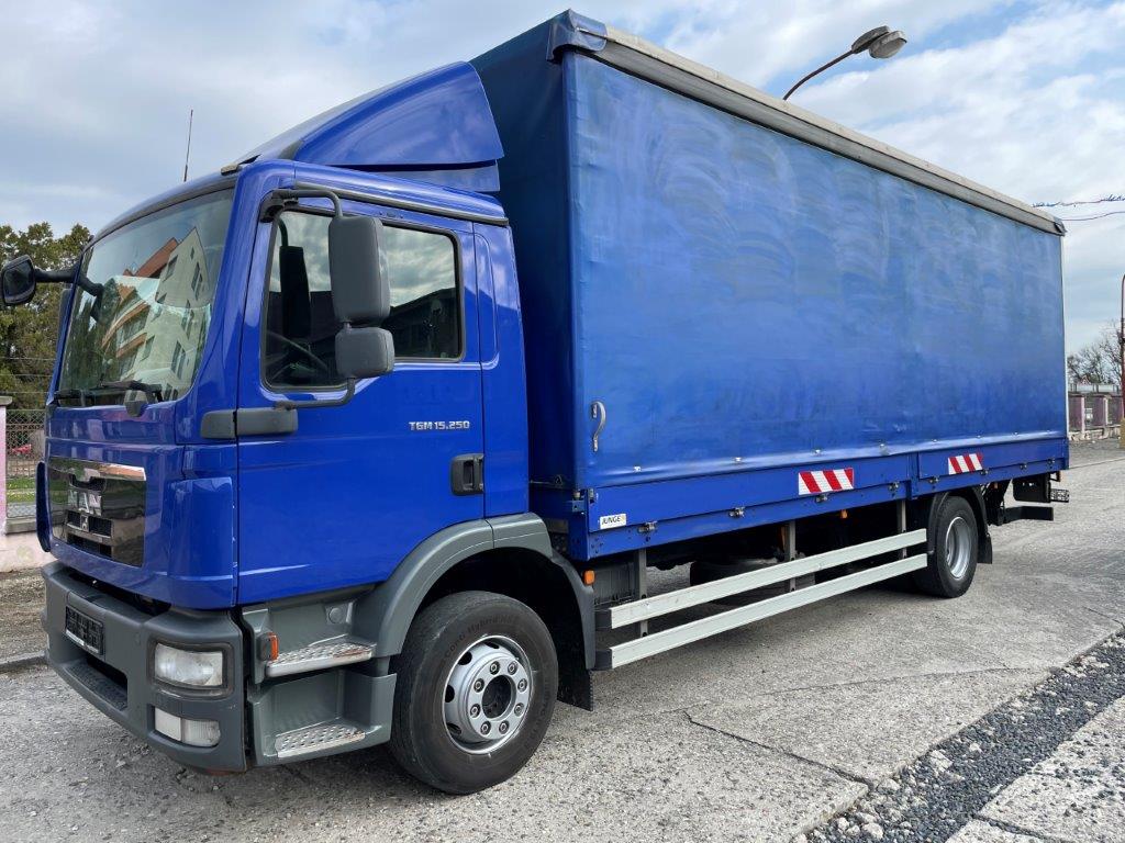 MAN TGM 15.250 shrnovací boky klima
