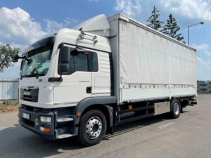 MAN TGM 18.290, lůžko, shrnovačka