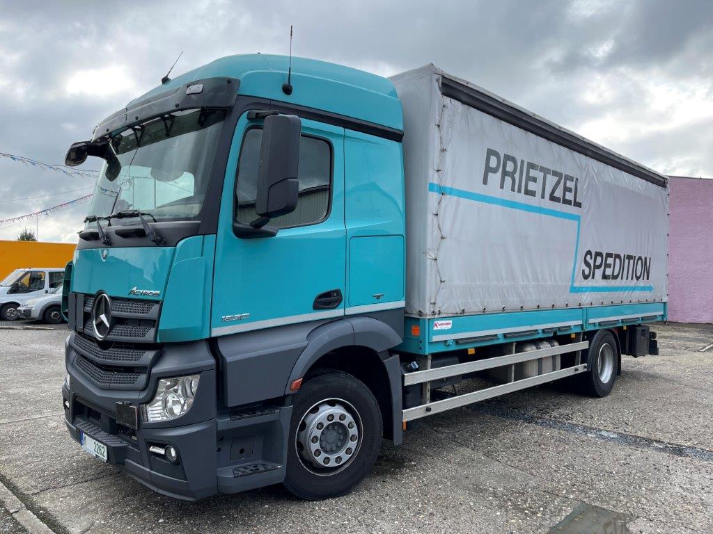 Mercedes-Benz Actros 1830, lůžko E6 shrnovačka