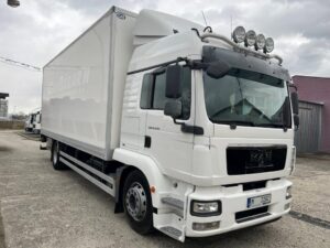 MAN TGM 18.290 se skříní a hydr.čelem