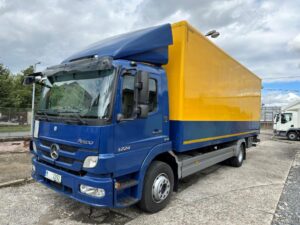 Mercedes Atego 1224 skříň čelo klima